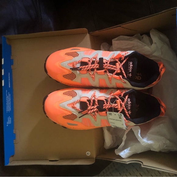 Adidas salmon coloured runners - Picture 9 of 10